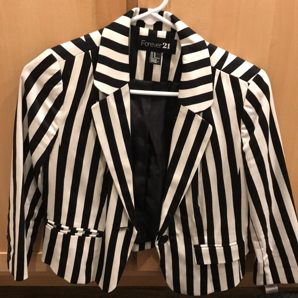Black & White striped cropped blazer